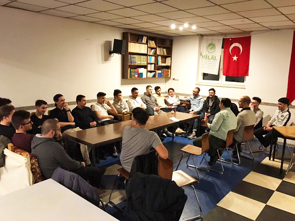 Jugendgruppe beim Religionsunterricht
