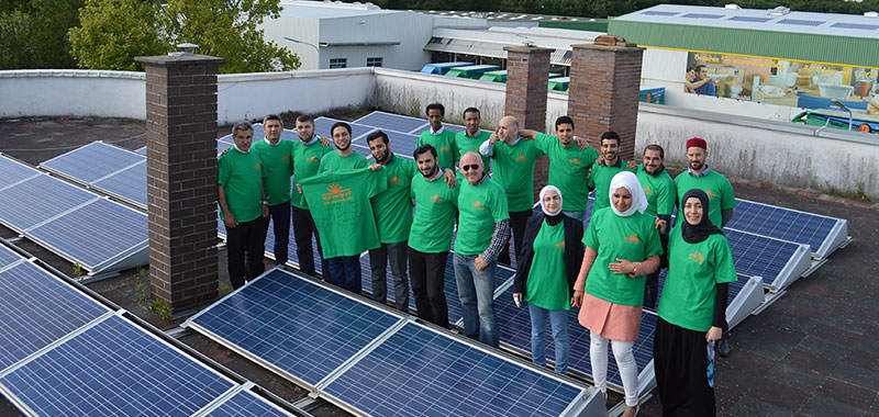 Solarmodule auf dem Dach der Emir-Sultan-Moschee – NourEnergy-Projekt